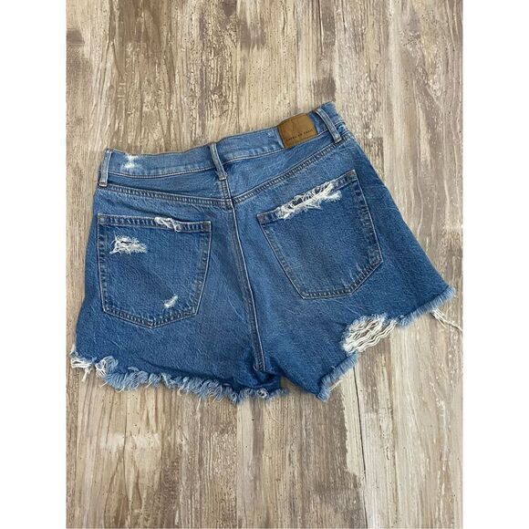 American Eagle 90s Boyfriend Jean Shorts Hi Rise Raw Hem Distressed Women’s Sz 4 - Picture 5 of 5